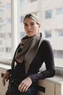 TRIANGLE SCARF TAUPE